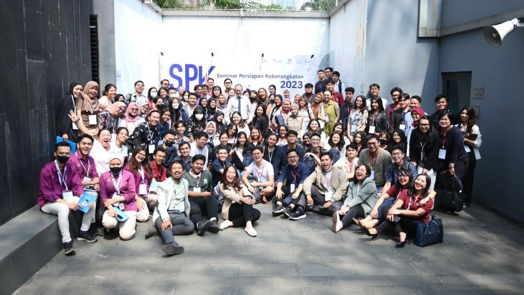 Pembekalan bagi ratusan pelajar Indonesia yang akan studi ke Prancis melalui Seminar Persiapan Keberangkatan 2023